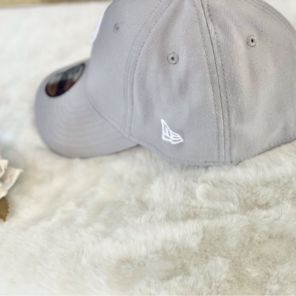 New with tags PHILADELPHIA PHILLIES OFFICIAL MLB HAT GRAY with Pink & white logo - Picture 4 of 7